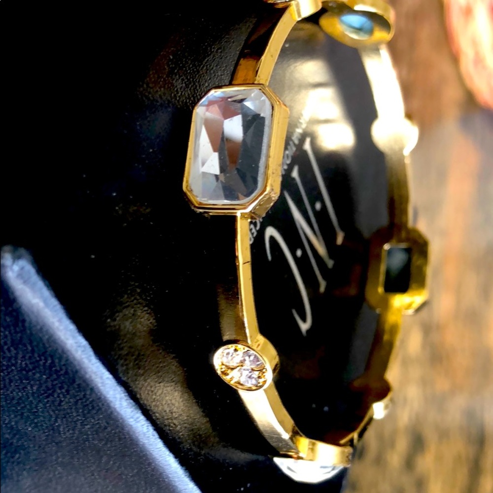 Bracelets - Picture 3 of 5